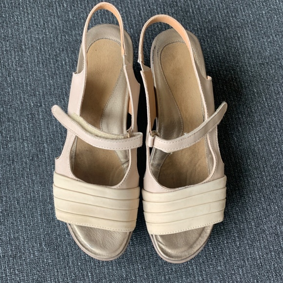 Nearly New NAOT wedge sandals - Picture 4 of 5